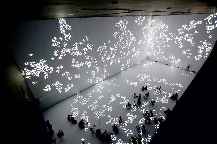 沉浸式機臺設備CAVE 沉浸式機臺設備CAVE